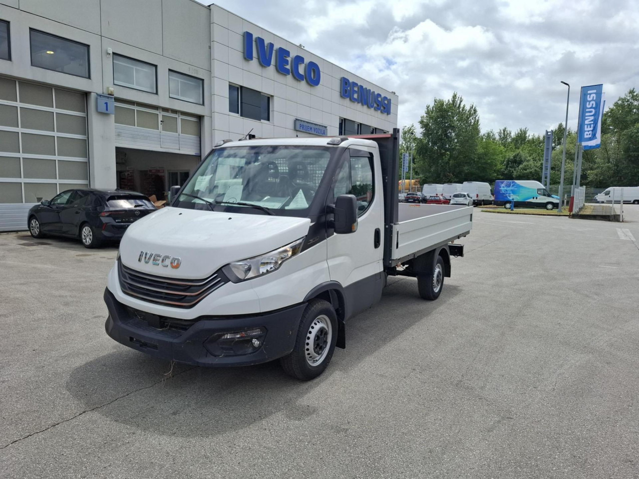 IVECO Daily 35S16 - Цельнометаллический фургон: фото 1 IVECO Daily 35S16 - Цельнометаллический фургон: фото 1