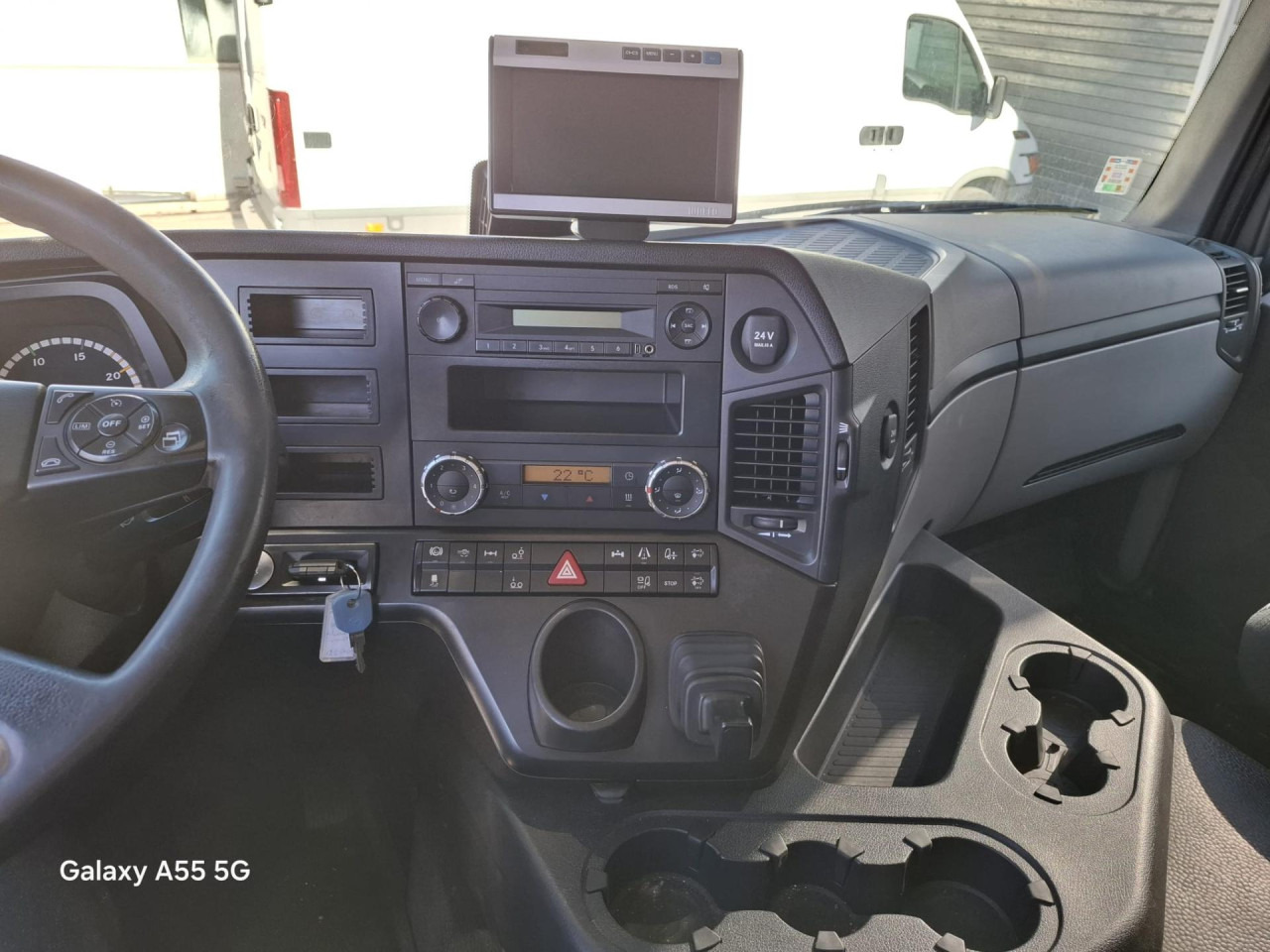 MERCEDES-BENZ Antos 2543L - Грузовик с закрытым кузовом: фото 2 MERCEDES-BENZ Antos 2543L - Грузовик с закрытым кузовом: фото 2