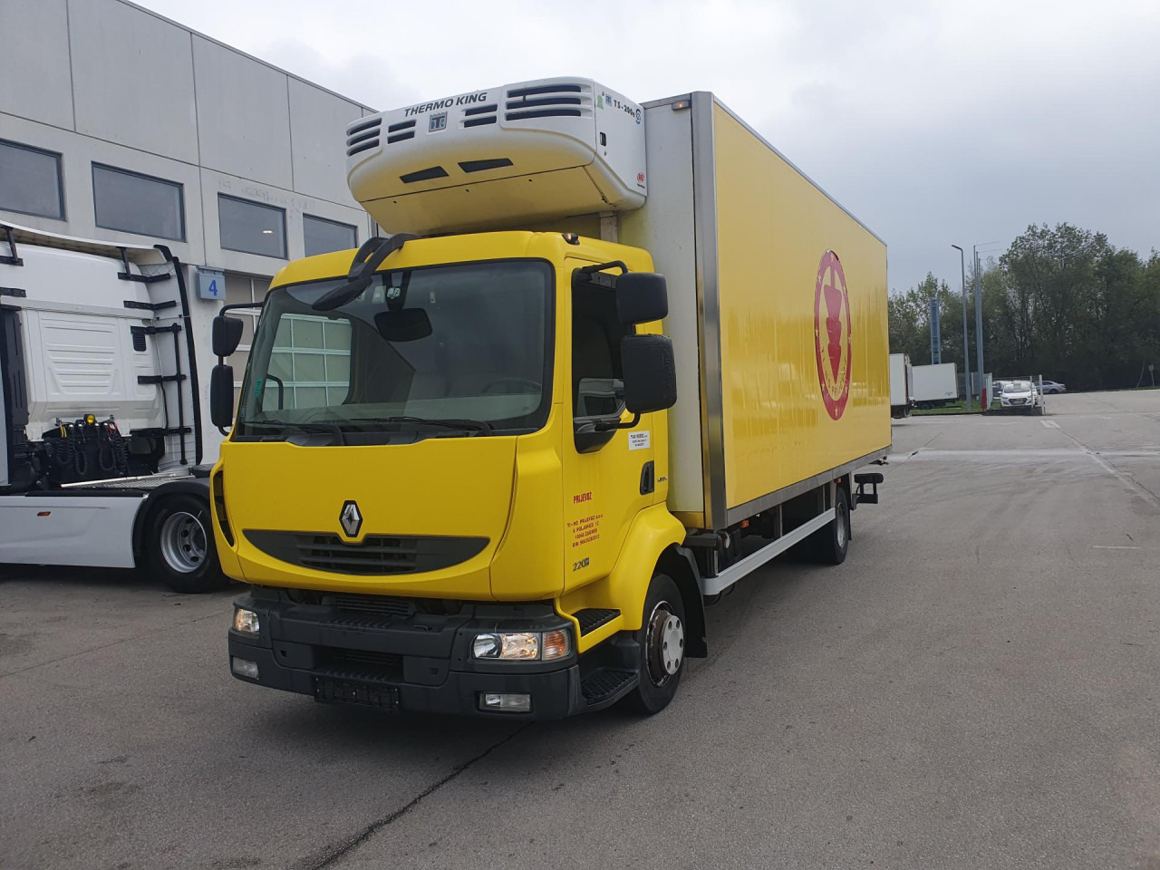 RENAULT Midlum 220.12 - Рефрижератор: фото 1 RENAULT Midlum 220.12 - Рефрижератор: фото 1