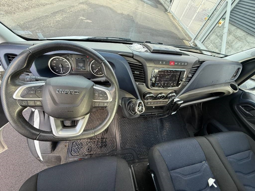 Iveco Daily 35 - NP Hi - Matic - Цельнометаллический фургон: фото 5 Iveco Daily 35 - NP Hi - Matic - Цельнометаллический фургон: фото 5