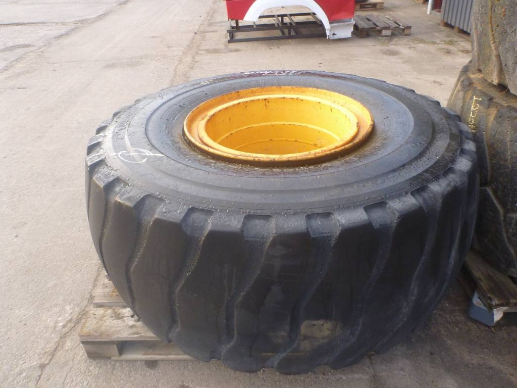 Volvo Hjul, Bridgestone 26.5R25 1st - Ось и запчасти для Строительной техники: фото 1 Volvo Hjul, Bridgestone 26.5R25 1st - Ось и запчасти для Строительной техники: фото 1