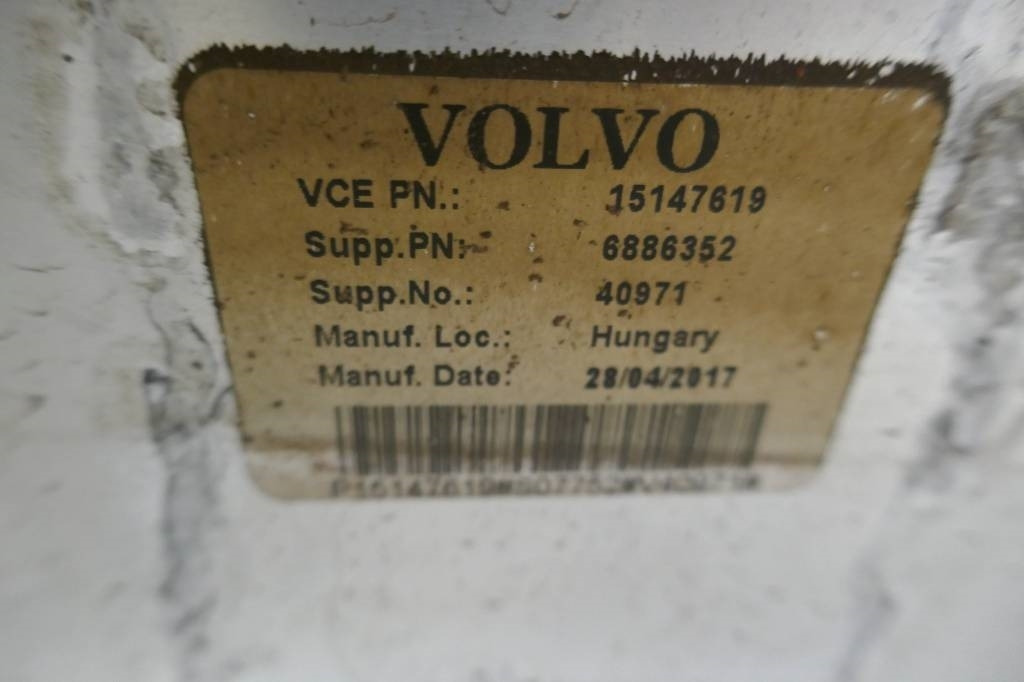 Volvo L180 HL Kylare voe15147619 - Радиатор для Строительной техники: фото 3 Volvo L180 HL Kylare voe15147619 - Радиатор для Строительной техники: фото 3