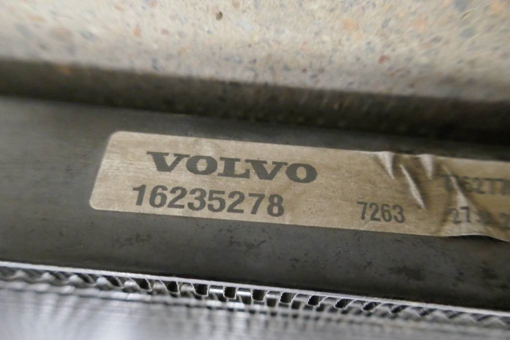 Volvo L180 HL kondensor voe16235278 - Радиатор для Строительной техники: фото 2 Volvo L180 HL kondensor voe16235278 - Радиатор для Строительной техники: фото 2