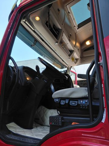 Iveco 260S42 Stralis, 6x2, Retarder, Euro 6, 7.80m box в лизинг Iveco 260S42 Stralis, 6x2, Retarder, Euro 6, 7.80m box: фото 15 Iveco 260S42 Stralis, 6x2, Retarder, Euro 6, 7.80m box в лизинг Iveco 260S42 Stralis, 6x2, Retarder, Euro 6, 7.80m box: фото 15