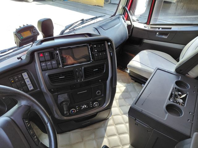 Iveco 260S42 Stralis, 6x2, Retarder, Euro 6, 7.80m box в лизинг Iveco 260S42 Stralis, 6x2, Retarder, Euro 6, 7.80m box: фото 16 Iveco 260S42 Stralis, 6x2, Retarder, Euro 6, 7.80m box в лизинг Iveco 260S42 Stralis, 6x2, Retarder, Euro 6, 7.80m box: фото 16