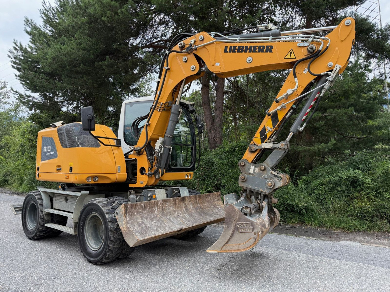 Liebherr A910 Compact Litronic,4 Schaufeln,Schnellwechsle - Колёсный экскаватор: фото 3 Liebherr A910 Compact Litronic,4 Schaufeln,Schnellwechsle - Колёсный экскаватор: фото 3