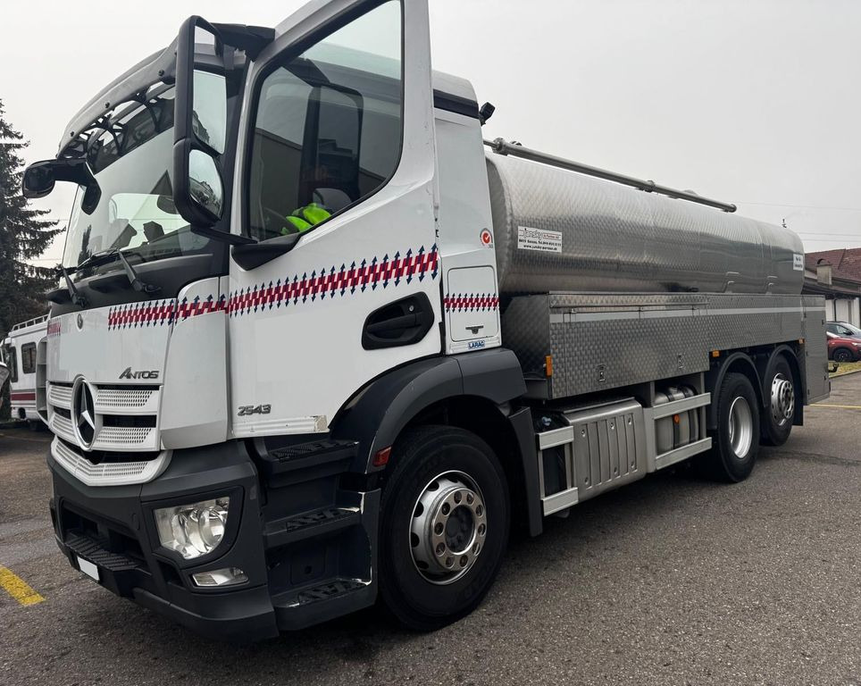 Mercedes-Benz Antos 2543 6x2, E6, Jansky Milchtank 15'800L - Грузовик-цистерна: фото 2 Mercedes-Benz Antos 2543 6x2, E6, Jansky Milchtank 15'800L - Грузовик-цистерна: фото 2