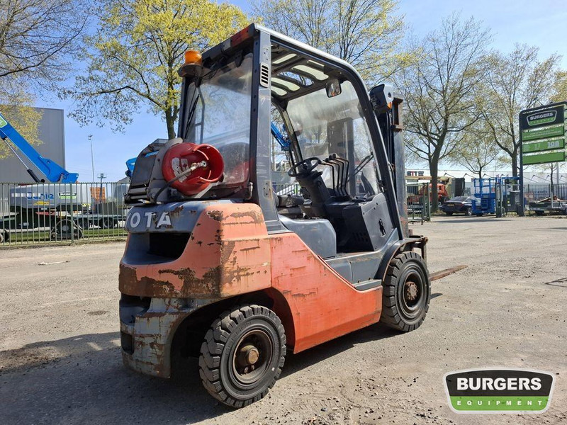 Toyota 02-8FGF20 - Газовый погрузчик: фото 3 Toyota 02-8FGF20 - Газовый погрузчик: фото 3