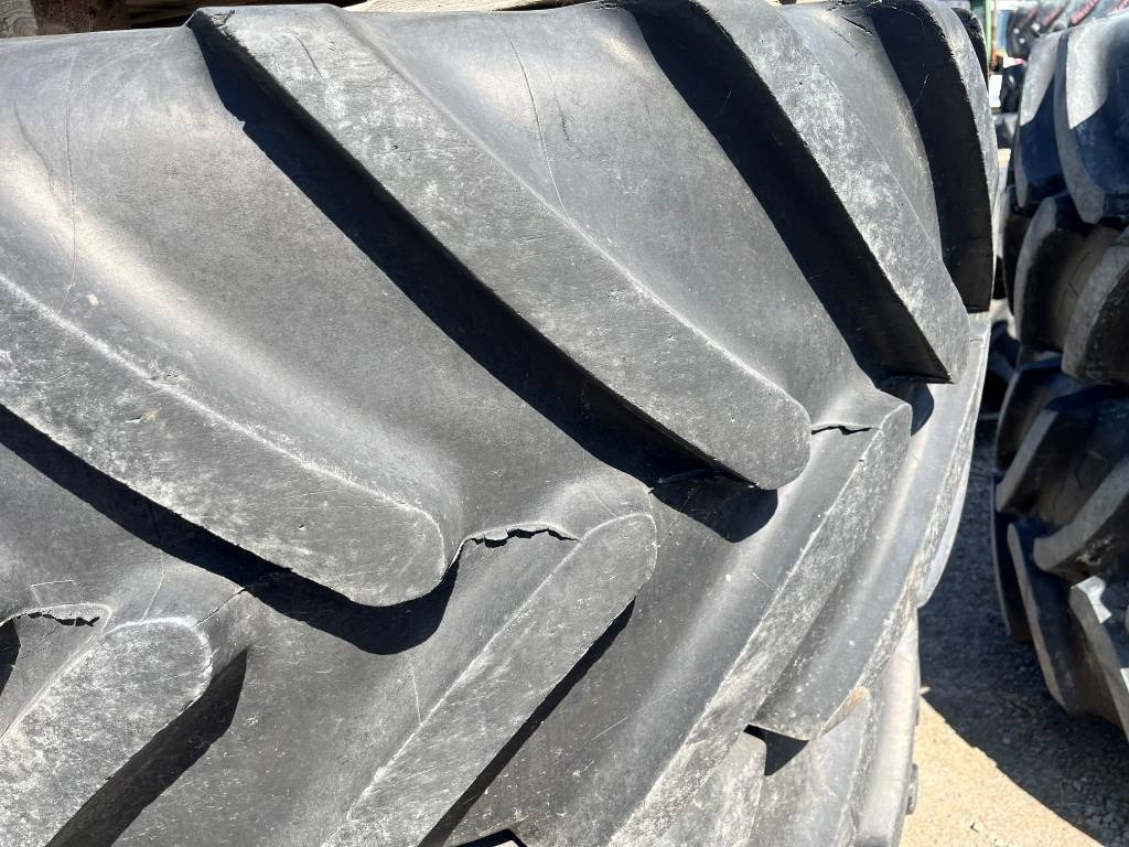 Michelin 600/65R34 480/65R24 till NH T5070 - Шина для Сельскохозяйственной техники: фото 3 Michelin 600/65R34 480/65R24 till NH T5070 - Шина для Сельскохозяйственной техники: фото 3