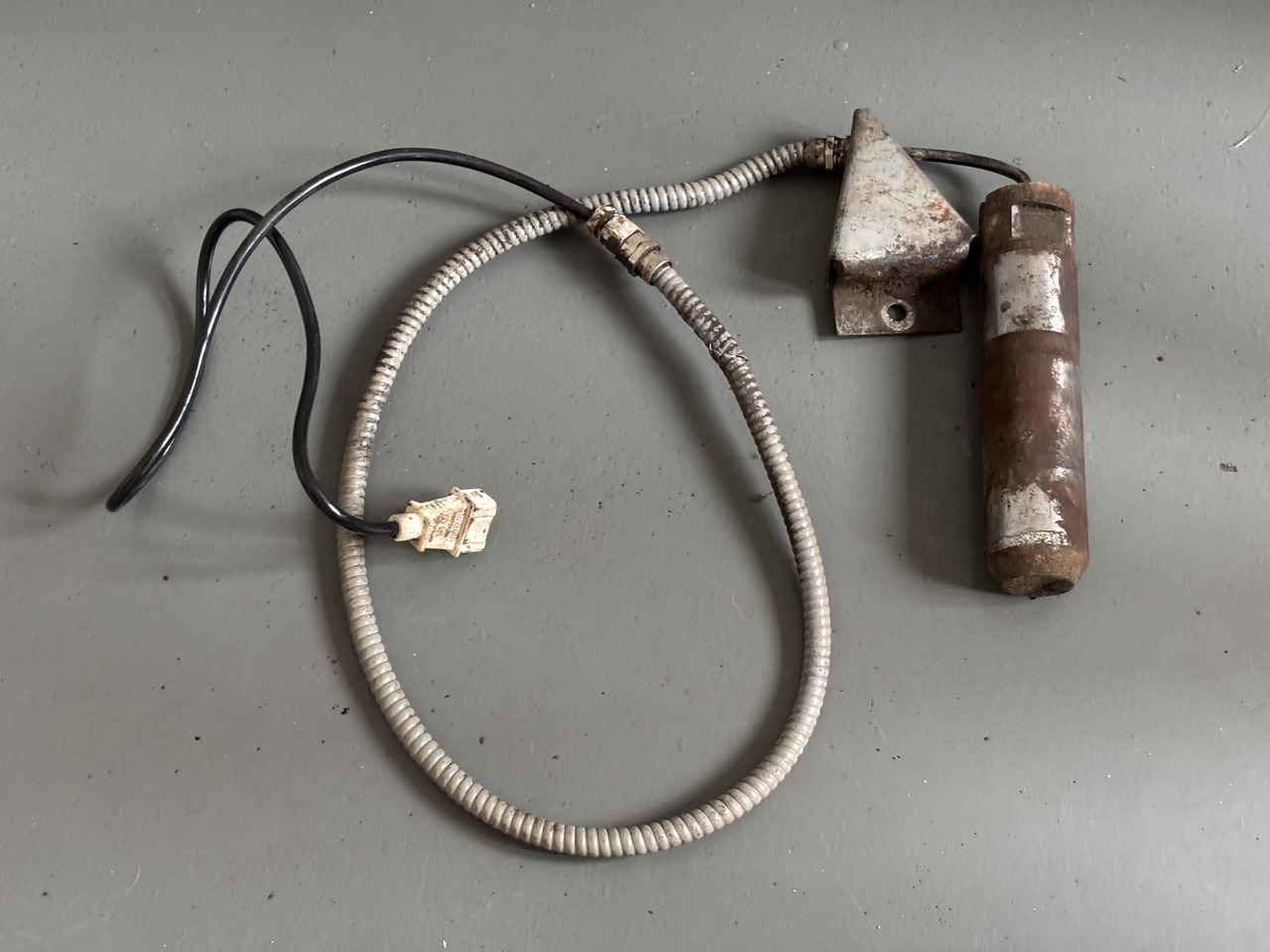 Bosch Rexroth 40KN Oryginalny sworzeń pomiarowy / czujnik siły wtyczka 3 piny R917000159 - Сенсор для Сельскохозяйственной техники: фото 1 Bosch Rexroth 40KN Oryginalny sworzeń pomiarowy / czujnik siły wtyczka 3 piny R917000159 - Сенсор для Сельскохозяйственной техники: фото 1