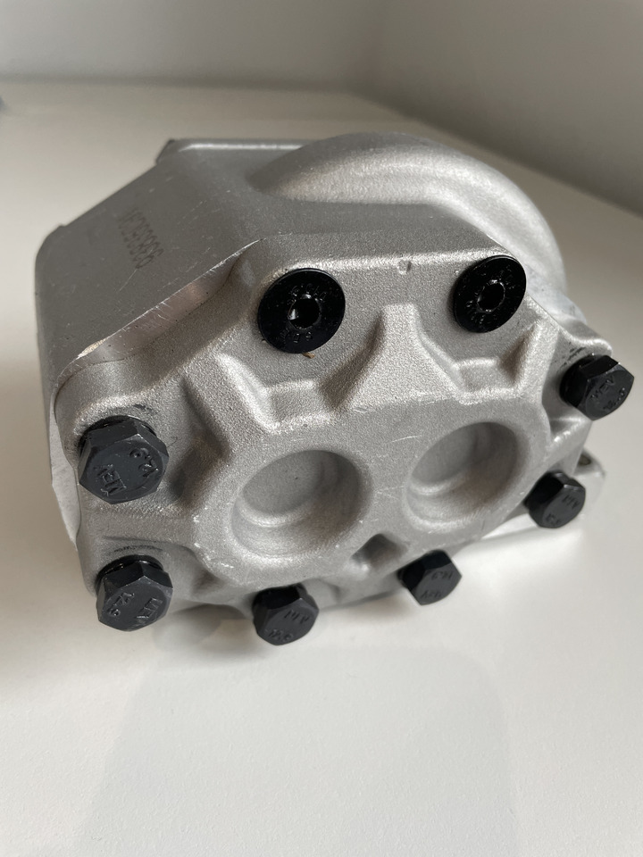 Case IH - pompa hydrauliczna Dynamatic 308873A1, 93835C92 NOWA GWARANCJA - Гидравлический насос для Сельскохозяйственной техники: фото 1 Case IH - pompa hydrauliczna Dynamatic 308873A1, 93835C92 NOWA GWARANCJA - Гидравлический насос для Сельскохозяйственной техники: фото 1