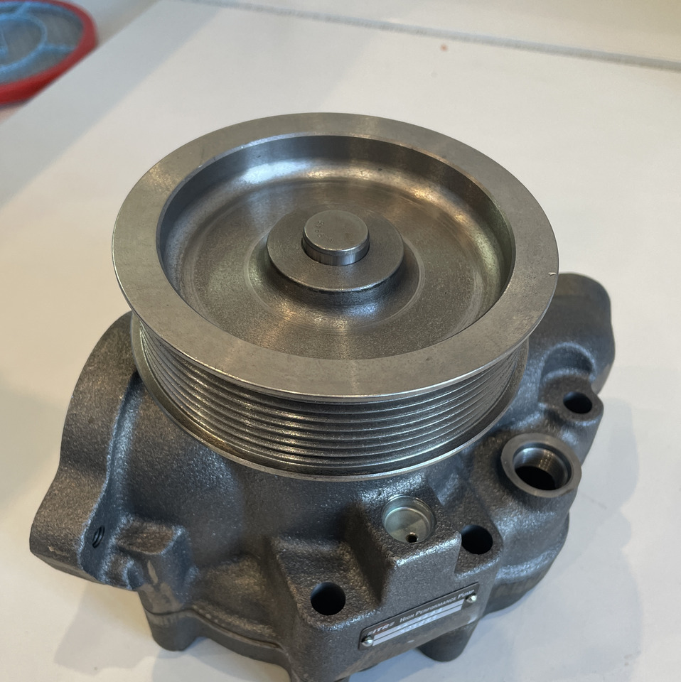 Caterpillar CAT C7 C9 - pompa wody 2274299 - Масляный насос для Сельскохозяйственной техники: фото 1 Caterpillar CAT C7 C9 - pompa wody 2274299 - Масляный насос для Сельскохозяйственной техники: фото 1