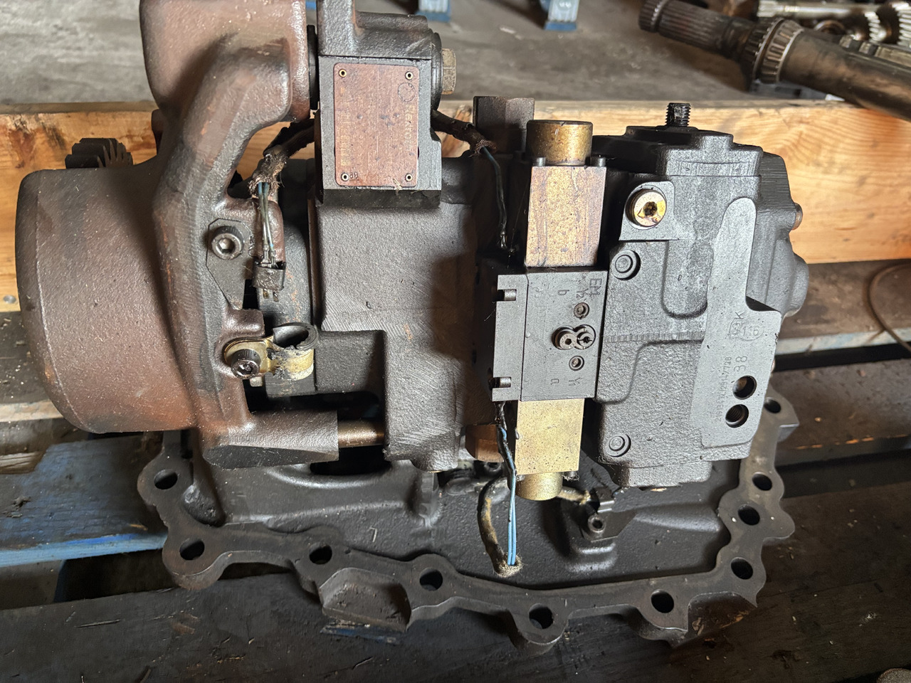 Claas AXION 830 CMATIC Pompa Jazdy Autopower REXROTH A40CTI045 10ML06Z600SAE00-S - Трансмиссия для Сельскохозяйственной техники: фото 4 Claas AXION 830 CMATIC Pompa Jazdy Autopower REXROTH A40CTI045 10ML06Z600SAE00-S - Трансмиссия для Сельскохозяйственной техники: фото 4