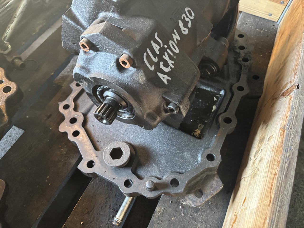 Claas AXION 830 CMATIC Pompa Jazdy Autopower REXROTH A40CTI045 10ML06Z600SAE00-S - Трансмиссия для Сельскохозяйственной техники: фото 2 Claas AXION 830 CMATIC Pompa Jazdy Autopower REXROTH A40CTI045 10ML06Z600SAE00-S - Трансмиссия для Сельскохозяйственной техники: фото 2