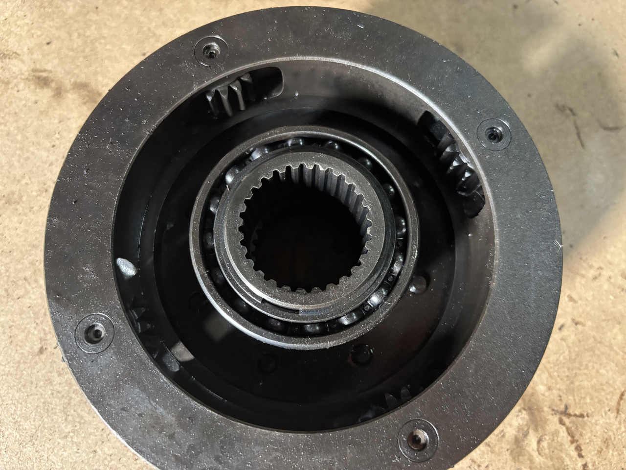 Claas AXION 830 Jarzmo Satelitów Dźwigar 0011571612 0011584502 - Дифференциал для Тракторов: фото 2 Claas AXION 830 Jarzmo Satelitów Dźwigar 0011571612 0011584502 - Дифференциал для Тракторов: фото 2