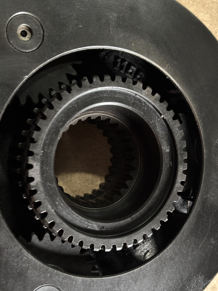 Claas AXION 830 Reduktor przekładni 60 0502 600 8 6005026008 - Дифференциал для Тракторов: фото 2 Claas AXION 830 Reduktor przekładni 60 0502 600 8 6005026008 - Дифференциал для Тракторов: фото 2