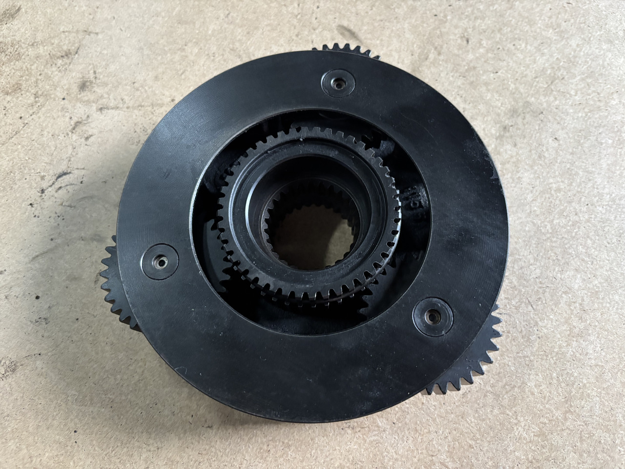 Claas AXION 830 Reduktor przekładni 60 0502 600 8 6005026008 - Дифференциал для Тракторов: фото 3 Claas AXION 830 Reduktor przekładni 60 0502 600 8 6005026008 - Дифференциал для Тракторов: фото 3