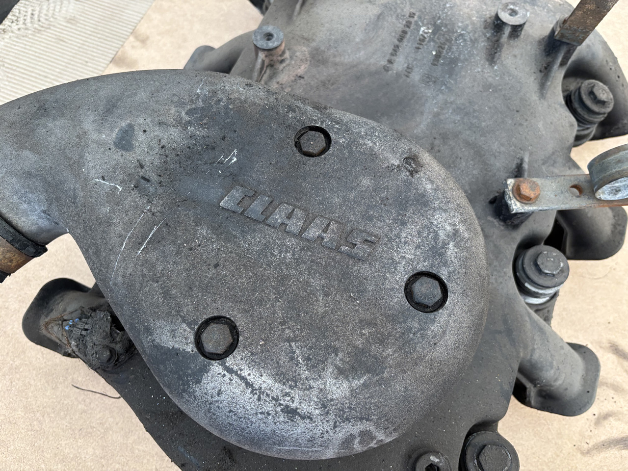 Claas Lexion 780 Kolektor Ssący OM502LA 5420982317 5420980617 - Впускной коллектор для Зерноуборочных комбайнов: фото 2 Claas Lexion 780 Kolektor Ssący OM502LA 5420982317 5420980617 - Впускной коллектор для Зерноуборочных комбайнов: фото 2