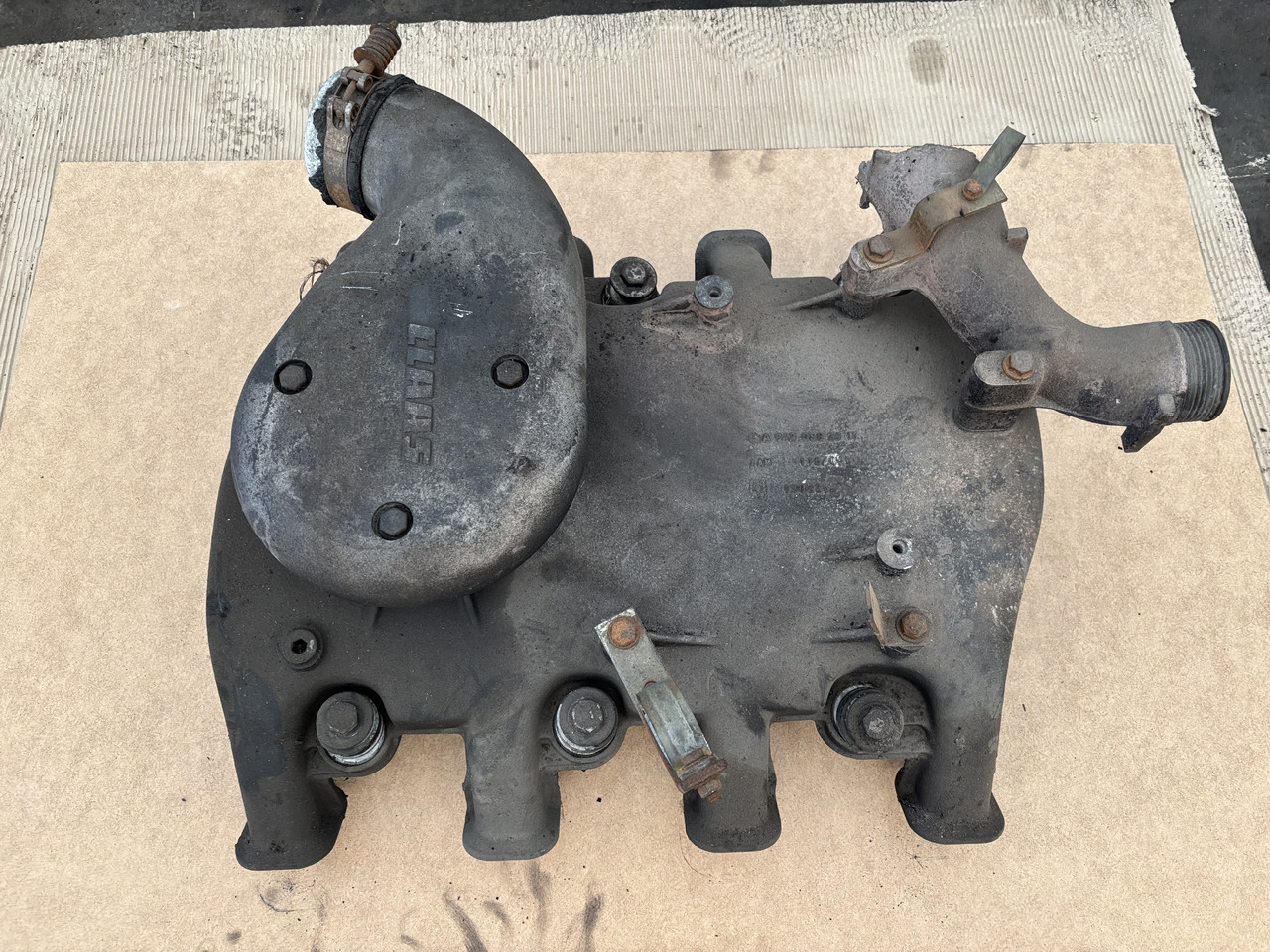 Claas Lexion 780 Kolektor Ssący OM502LA 5420982317 5420980617 - Впускной коллектор для Зерноуборочных комбайнов: фото 1 Claas Lexion 780 Kolektor Ssący OM502LA 5420982317 5420980617 - Впускной коллектор для Зерноуборочных комбайнов: фото 1