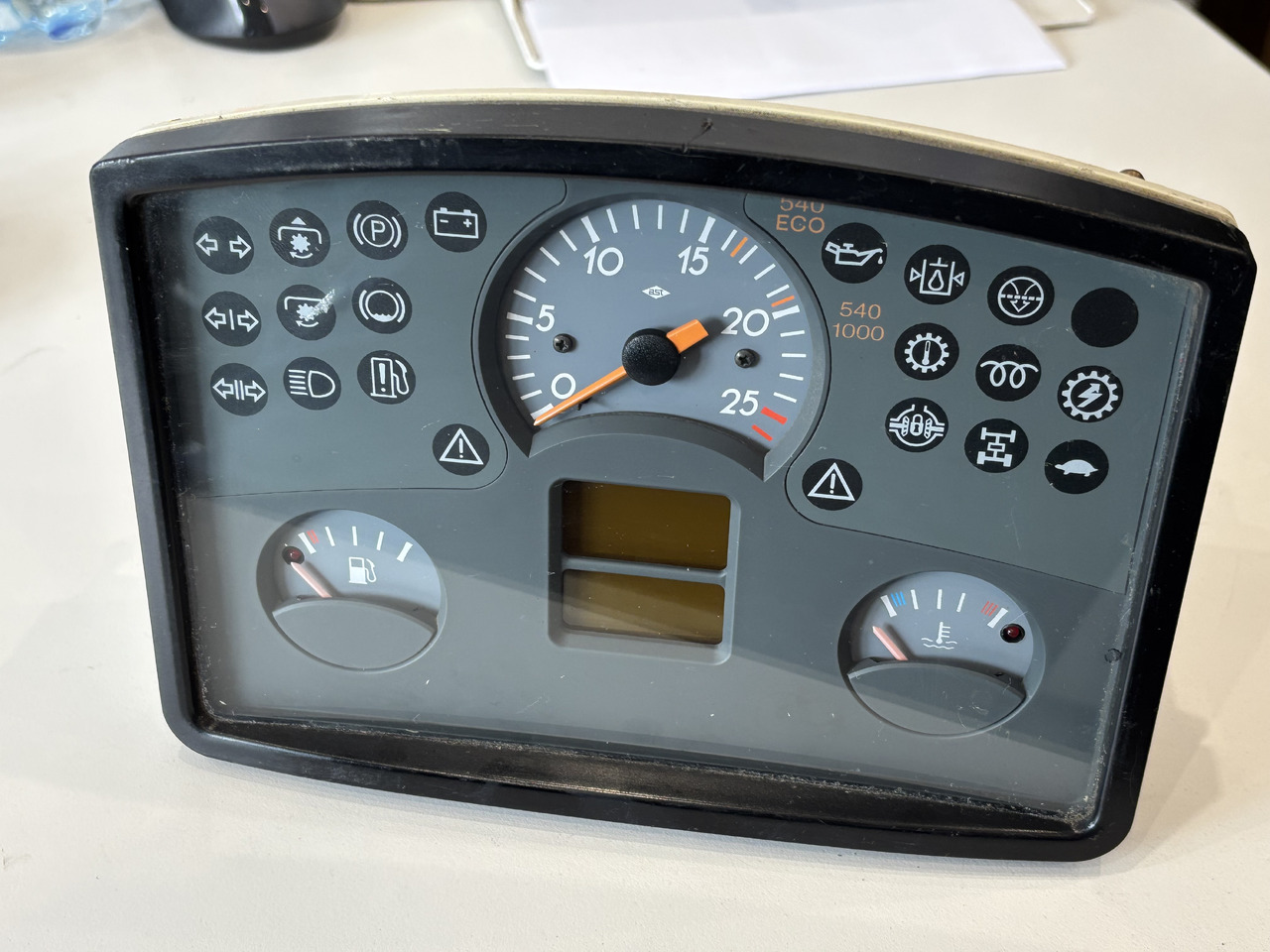 Claas Nectis 204439 00 1143 077 0 0011430770, BIMA7501369 - Приборная панель для Тракторов: фото 1 Claas Nectis 204439 00 1143 077 0 0011430770, BIMA7501369 - Приборная панель для Тракторов: фото 1