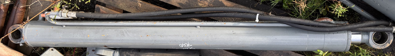 Claas Scorpion 7040 Siłownik Podnoszenia Siłownik Wyrównania 0013003700 0013003720 - Гидравлический цилиндр для Телескопических погрузчиков: фото 1 Claas Scorpion 7040 Siłownik Podnoszenia Siłownik Wyrównania 0013003700 0013003720 - Гидравлический цилиндр для Телескопических погрузчиков: фото 1