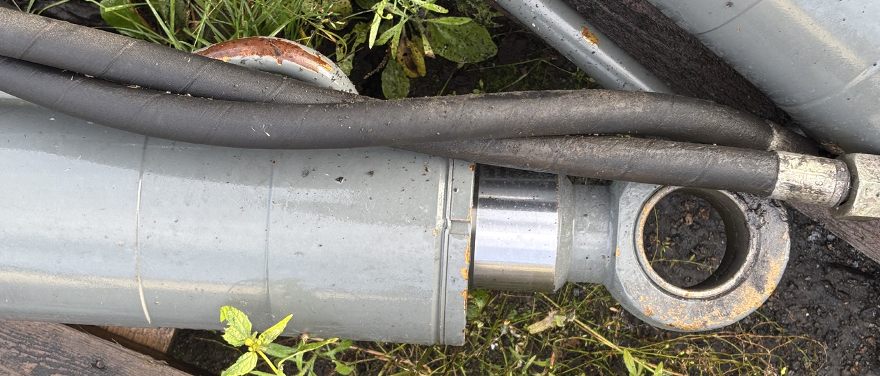 Claas Scorpion 7040 Siłownik Podnoszenia Siłownik Wyrównania 0013003700 0013003720 - Гидравлический цилиндр для Телескопических погрузчиков: фото 2 Claas Scorpion 7040 Siłownik Podnoszenia Siłownik Wyrównania 0013003700 0013003720 - Гидравлический цилиндр для Телескопических погрузчиков: фото 2