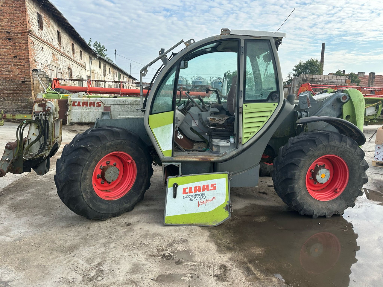 Claas Scorpion 9040 Variopower - tłumik wydech - Глушитель для Сельскохозяйственной техники: фото 1 Claas Scorpion 9040 Variopower - tłumik wydech - Глушитель для Сельскохозяйственной техники: фото 1