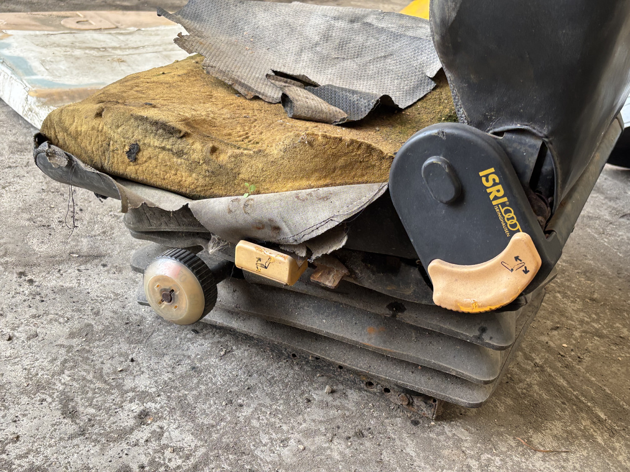 Dieci 185 - Ładowarka Teleskopowa - Fotel Kierowcy Siedzenie - Сиденье для Телескопических погрузчиков: фото 4 Dieci 185 - Ładowarka Teleskopowa - Fotel Kierowcy Siedzenie - Сиденье для Телескопических погрузчиков: фото 4