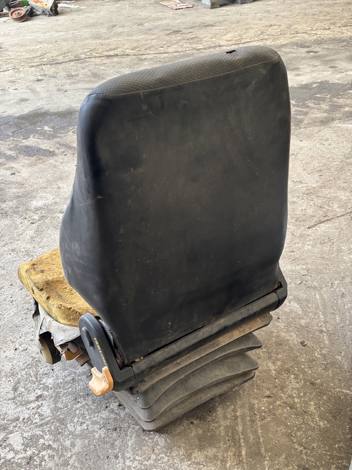 Dieci 185 - Ładowarka Teleskopowa - Fotel Kierowcy Siedzenie - Сиденье для Телескопических погрузчиков: фото 2 Dieci 185 - Ładowarka Teleskopowa - Fotel Kierowcy Siedzenie - Сиденье для Телескопических погрузчиков: фото 2