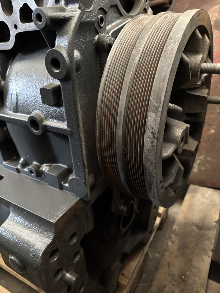 Fendt 936 Gen 7 Silnik D1556LE523 Tłumik Drgań Koło Pasowe H218PF150087A CZĘŚCI - Двигатель и запчасти для Тракторов: фото 1 Fendt 936 Gen 7 Silnik D1556LE523 Tłumik Drgań Koło Pasowe H218PF150087A CZĘŚCI - Двигатель и запчасти для Тракторов: фото 1