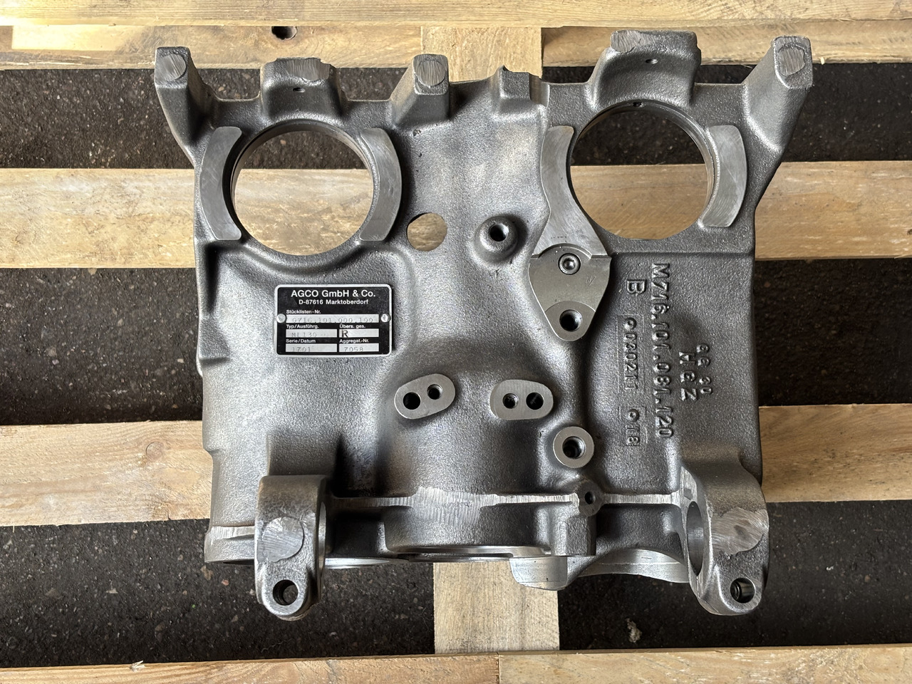 Fendt Obudowa Skrzyni Vario ML130 ML160 M716101081120 G716101000100 - Двигатель и запчасти для Сельскохозяйственной техники: фото 1 Fendt Obudowa Skrzyni Vario ML130 ML160 M716101081120 G716101000100 - Двигатель и запчасти для Сельскохозяйственной техники: фото 1