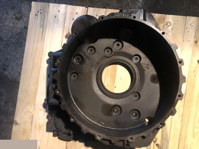 Iveco F4CE04 - Obudowa Koła Zamachowego - Маховик для Сельскохозяйственной техники: фото 1 Iveco F4CE04 - Obudowa Koła Zamachowego - Маховик для Сельскохозяйственной техники: фото 1