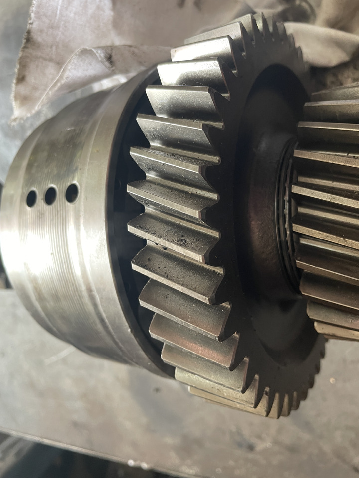 JCB 535 527 - wałek skrzyni biegów 459M5153 - Коробка передач и запчасти для Погрузочно-разгрузочной техники: фото 3 JCB 535 527 - wałek skrzyni biegów 459M5153 - Коробка передач и запчасти для Погрузочно-разгрузочной техники: фото 3