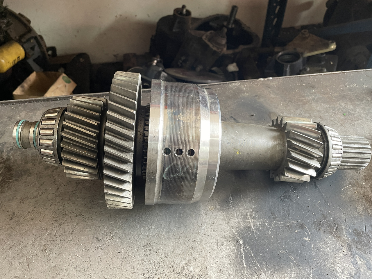 JCB 535 527 - wałek skrzyni biegów 459M5153 - Коробка передач и запчасти для Погрузочно-разгрузочной техники: фото 1 JCB 535 527 - wałek skrzyni biegów 459M5153 - Коробка передач и запчасти для Погрузочно-разгрузочной техники: фото 1