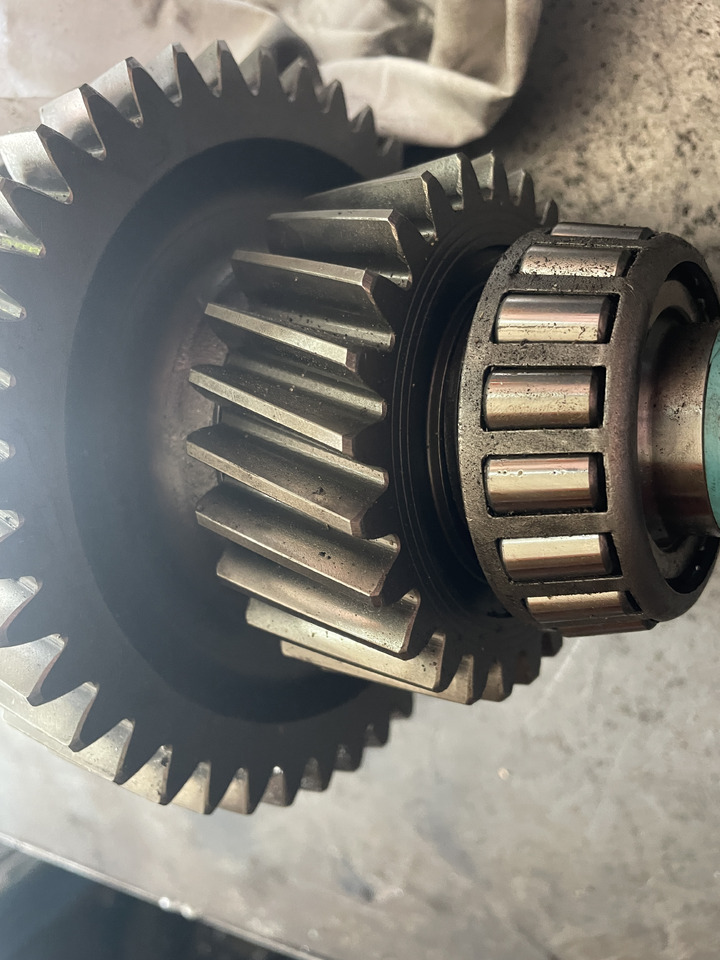 JCB 535 527 - wałek skrzyni biegów 459M5153 - Коробка передач и запчасти для Погрузочно-разгрузочной техники: фото 2 JCB 535 527 - wałek skrzyni biegów 459M5153 - Коробка передач и запчасти для Погрузочно-разгрузочной техники: фото 2