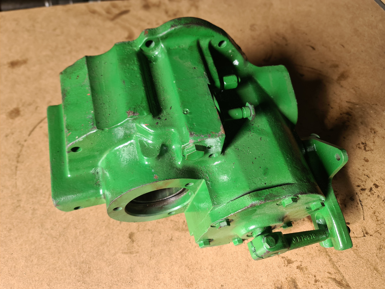 John Deere 4055 4255 4455 Osłona Spręgła R111121 R114285 RE19177 R81153 - Сцепление и запчасти для Сельскохозяйственной техники: фото 1 John Deere 4055 4255 4455 Osłona Spręgła R111121 R114285 RE19177 R81153 - Сцепление и запчасти для Сельскохозяйственной техники: фото 1