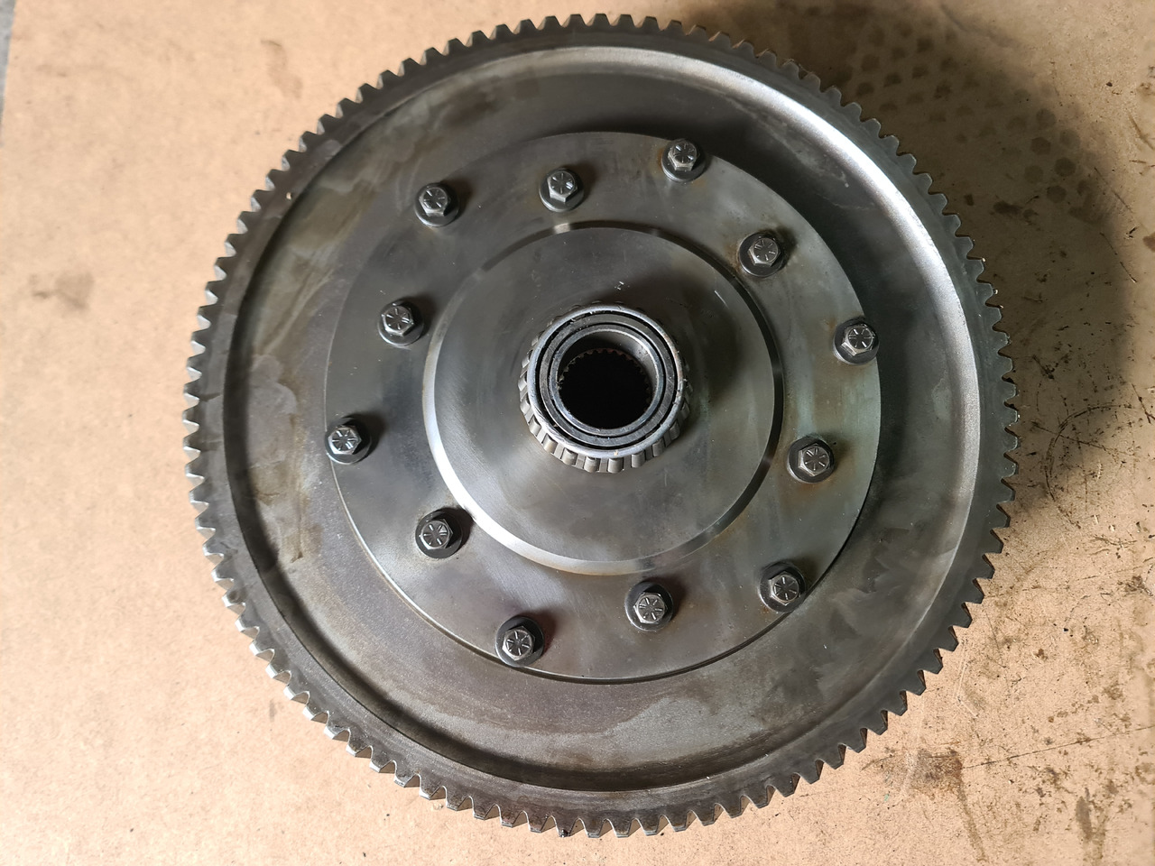 John Deere 4650, 4850 Bęben Sprzęgła WOM Sprzęgło Bieg R70932 AR95409 R71231 - Сцепление и запчасти для Сельскохозяйственной техники: фото 4 John Deere 4650, 4850 Bęben Sprzęgła WOM Sprzęgło Bieg R70932 AR95409 R71231 - Сцепление и запчасти для Сельскохозяйственной техники: фото 4