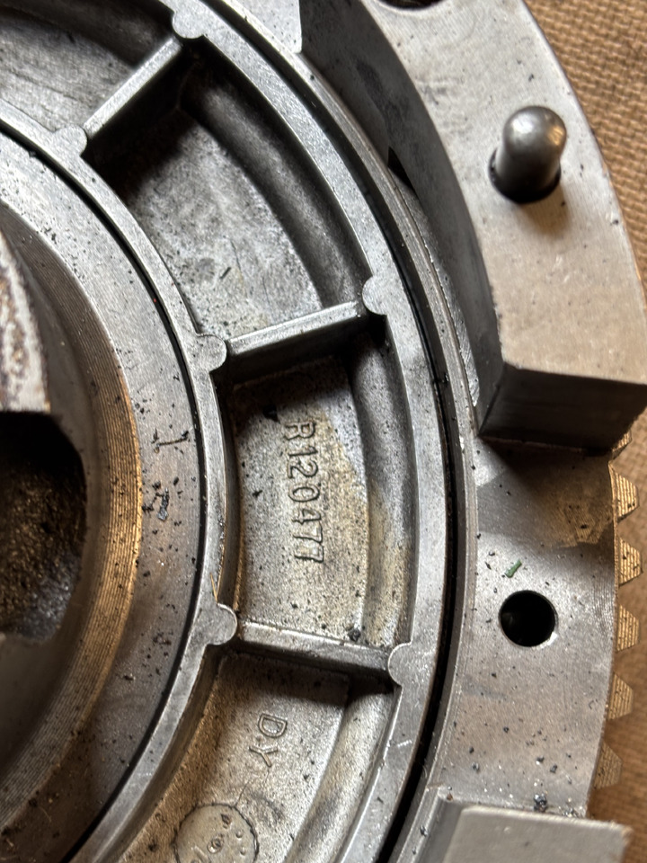 John Deere 6020, 6120, 6220 Tłoczek Tłok R120477 - Поршень/ Кольцо/ Втулка для Сельскохозяйственной техники: фото 2 John Deere 6020, 6120, 6220 Tłoczek Tłok R120477 - Поршень/ Кольцо/ Втулка для Сельскохозяйственной техники: фото 2