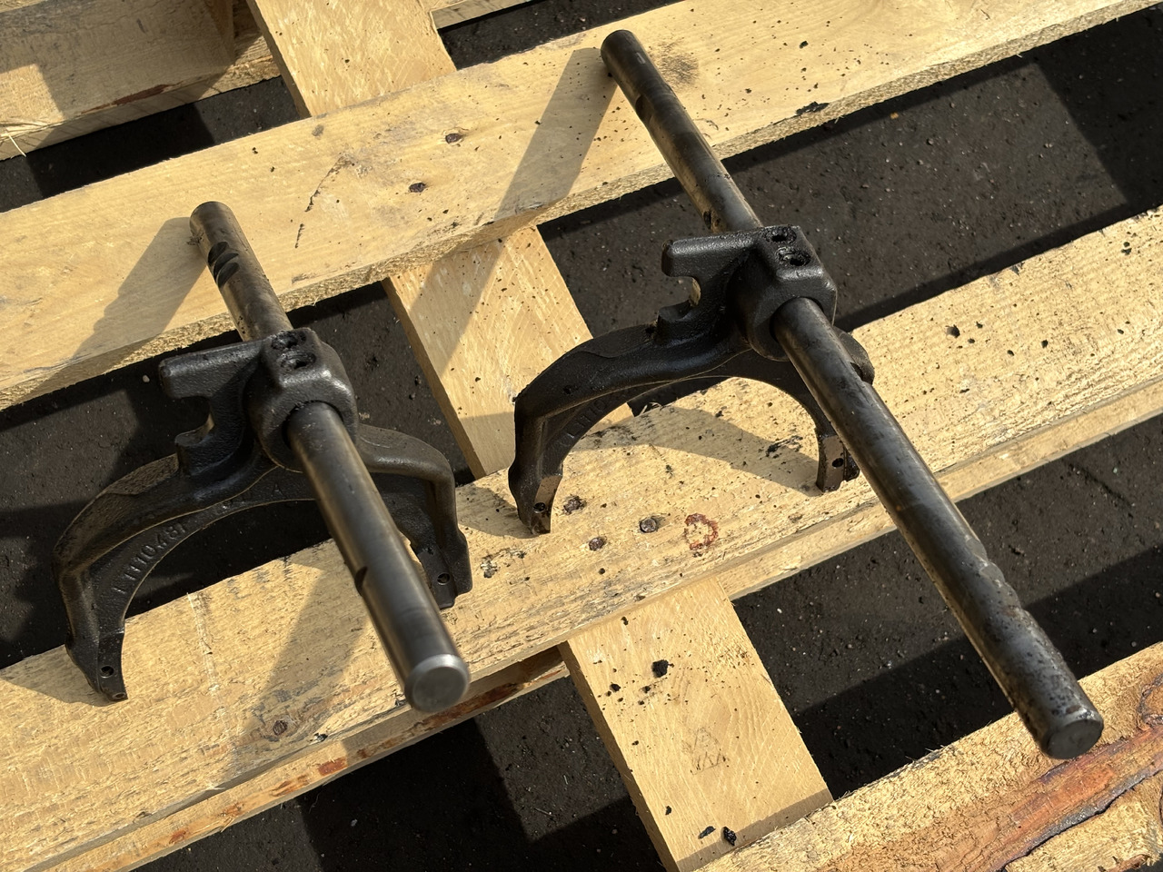 John Deere 6630 5620 5720 5820 Przełącznik Widełki L111048 - Сцепление и запчасти для Сельскохозяйственной техники: фото 1 John Deere 6630 5620 5720 5820 Przełącznik Widełki L111048 - Сцепление и запчасти для Сельскохозяйственной техники: фото 1