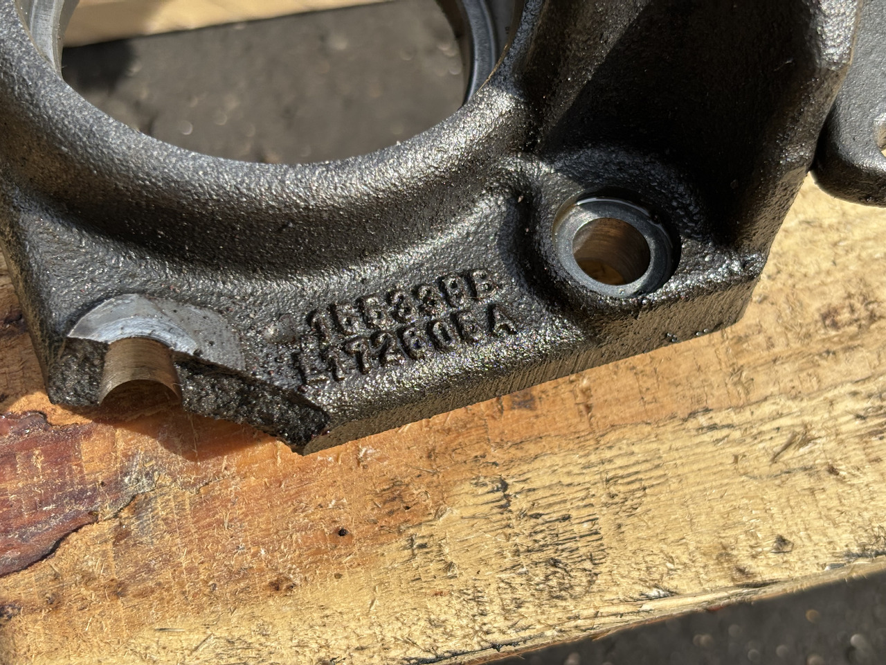 John Deere 6630 Obudowa łożyska Zapadka L215006   L202557 - Запчасти ходовой части для Сельскохозяйственной техники: фото 2 John Deere 6630 Obudowa łożyska Zapadka L215006   L202557 - Запчасти ходовой части для Сельскохозяйственной техники: фото 2