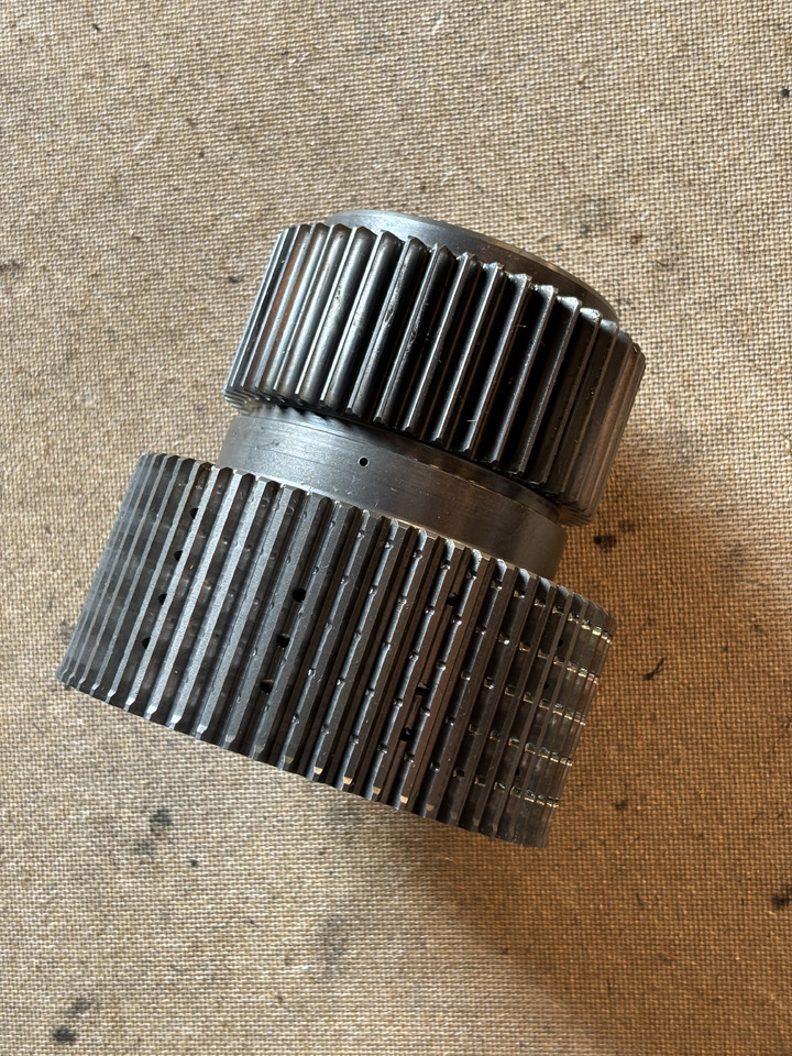 John Deere 6810 6910 Tryb jazdy kosza sprzęgłowego Biego R113656 - Сцепление и запчасти для Тракторов: фото 1 John Deere 6810 6910 Tryb jazdy kosza sprzęgłowego Biego R113656 - Сцепление и запчасти для Тракторов: фото 1