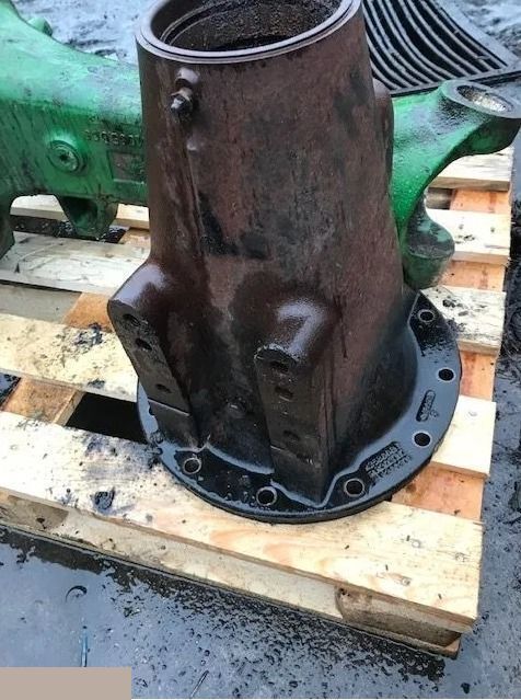John Deere 6830 6920 6930 - Obudowa Zwolnicy - r260215 r303117 r258609 - Бортовой редуктор для Сельскохозяйственной техники: фото 1 John Deere 6830 6920 6930 - Obudowa Zwolnicy - r260215 r303117 r258609 - Бортовой редуктор для Сельскохозяйственной техники: фото 1