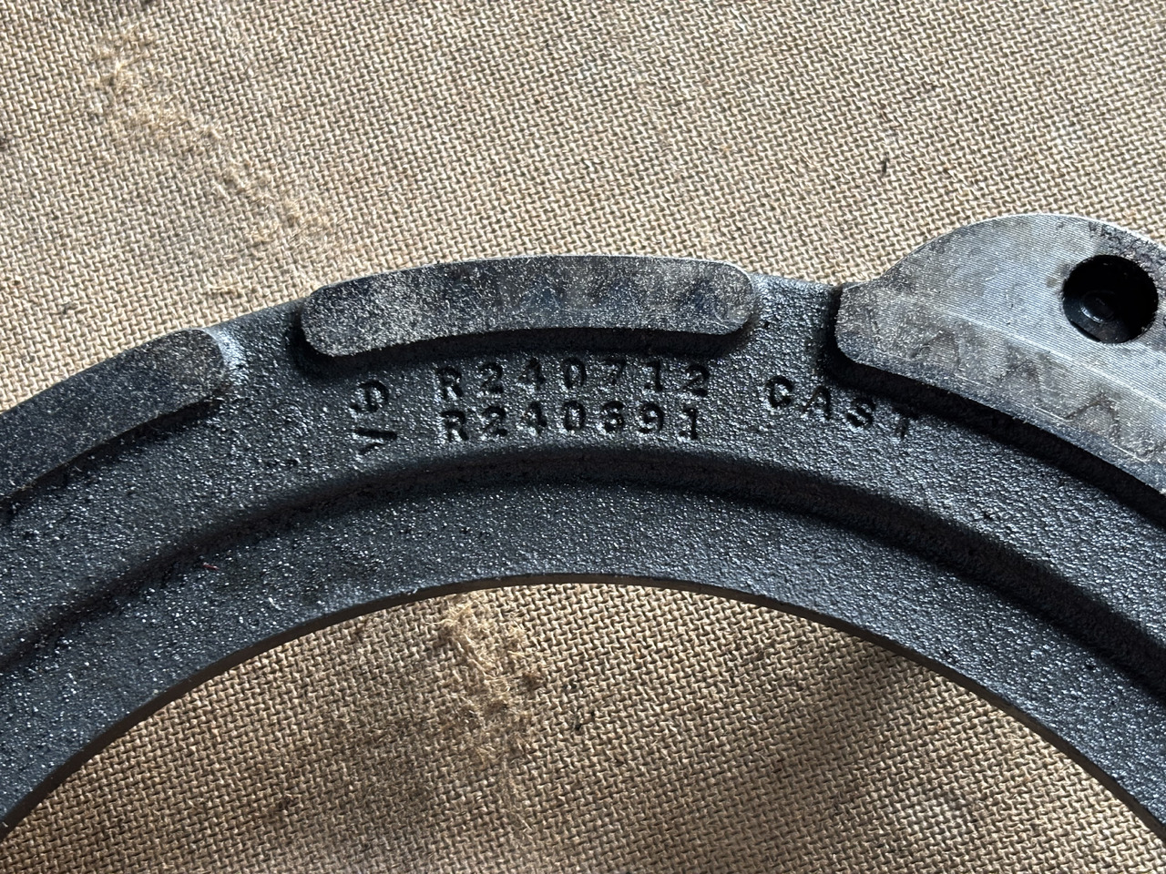 John Deere 6830 6930 7330 7425 Docisk Hamulca Płytka R240691 - Тормозной диск для Сельскохозяйственной техники: фото 2 John Deere 6830 6930 7330 7425 Docisk Hamulca Płytka R240691 - Тормозной диск для Сельскохозяйственной техники: фото 2