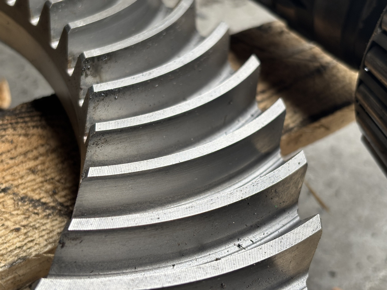 John Deere 7530 6170 6210 Mechanizm Różnicowy Atak RE565816 RE325246 R225505 R225507 - Дифференциал для Сельскохозяйственной техники: фото 2 John Deere 7530 6170 6210 Mechanizm Różnicowy Atak RE565816 RE325246 R225505 R225507 - Дифференциал для Сельскохозяйственной техники: фото 2