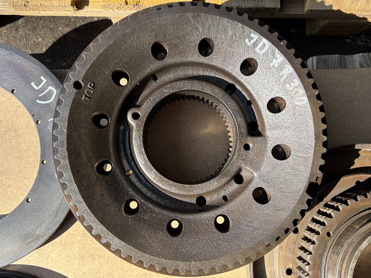 John Deere 7RXXX 7R330 7R 330 Piasta przedniego mostu TA27517 - Ступица для Сельскохозяйственной техники: фото 1 John Deere 7RXXX 7R330 7R 330 Piasta przedniego mostu TA27517 - Ступица для Сельскохозяйственной техники: фото 1