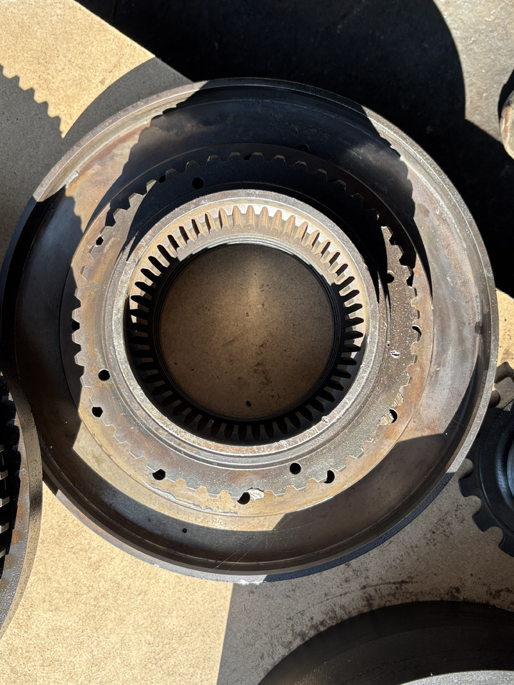 John Deere 7RXXX 7R330 7R 330 Piasta przedniego mostu TA27517 - Ступица для Сельскохозяйственной техники: фото 2 John Deere 7RXXX 7R330 7R 330 Piasta przedniego mostu TA27517 - Ступица для Сельскохозяйственной техники: фото 2