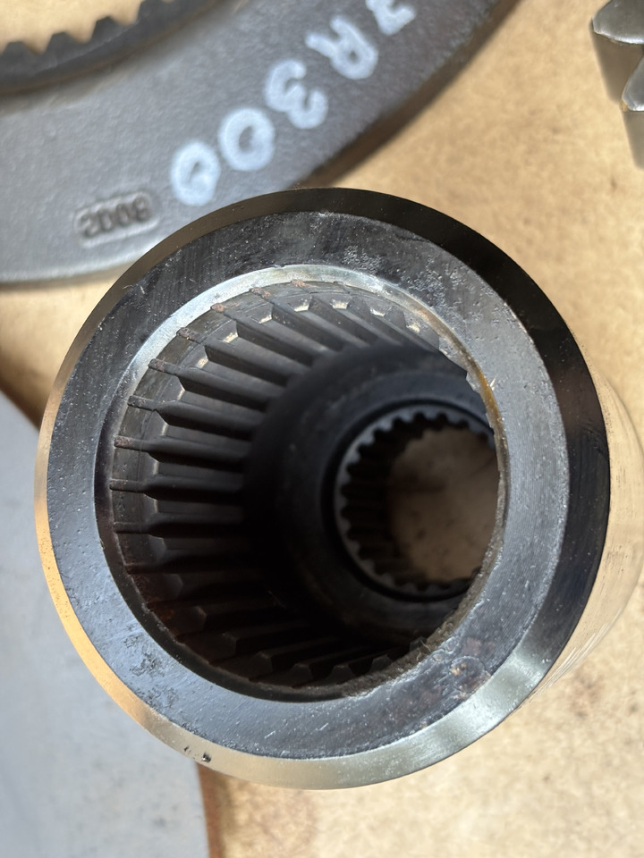 John Deere 7RXXX 7R330 7R 330 Sprzęgło wielowypustowe R298138 - Сцепление и запчасти для Сельскохозяйственной техники: фото 2 John Deere 7RXXX 7R330 7R 330 Sprzęgło wielowypustowe R298138 - Сцепление и запчасти для Сельскохозяйственной техники: фото 2