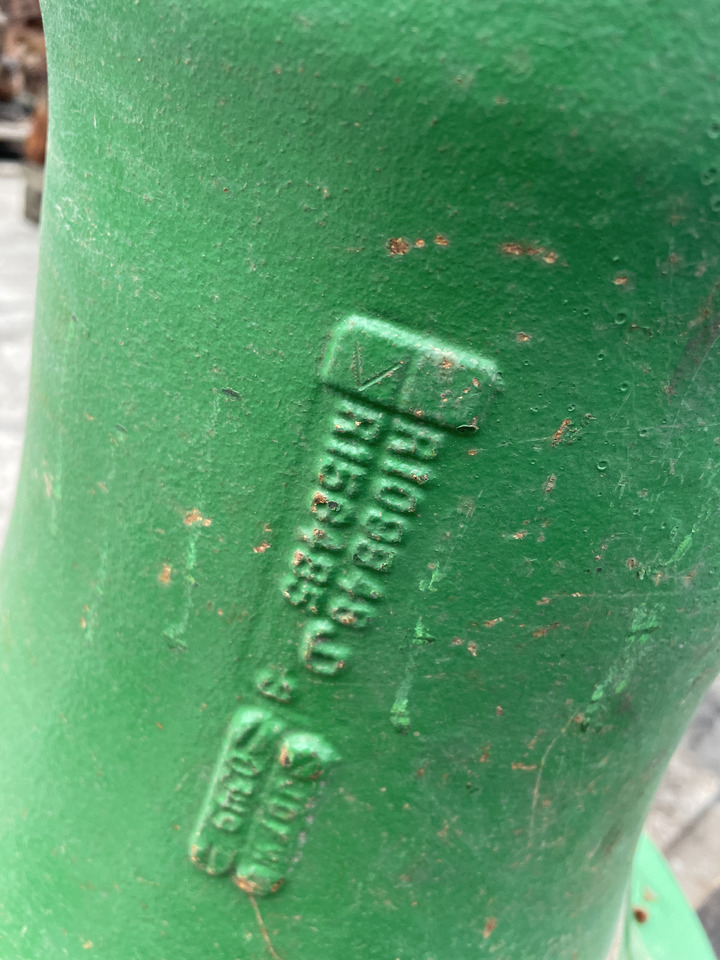 John Deere 8110 8210 8310 8410 8120 8220 8320 8420 - obudowa zwolnicy pochwa R156485 - Бортовой редуктор для Сельскохозяйственной техники: фото 2 John Deere 8110 8210 8310 8410 8120 8220 8320 8420 - obudowa zwolnicy pochwa R156485 - Бортовой редуктор для Сельскохозяйственной техники: фото 2