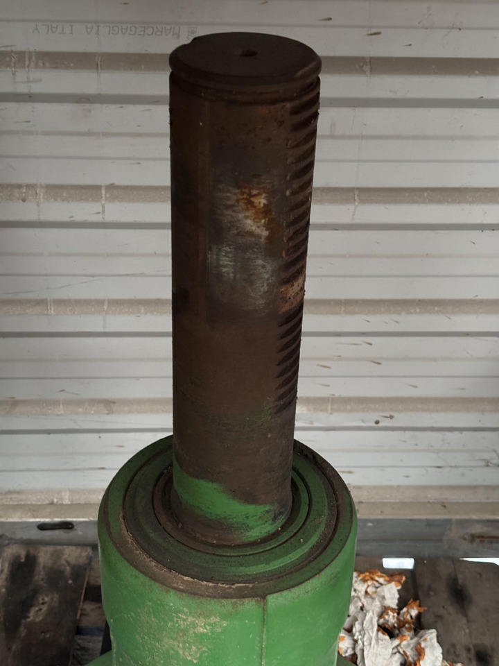 John Deere 8330 8370 Zwolnica Tylna Obudowa Wał R156486 R174225 R156486 R314670 R296985 R560119 - Бортовой редуктор для Сельскохозяйственной техники: фото 4 John Deere 8330 8370 Zwolnica Tylna Obudowa Wał R156486 R174225 R156486 R314670 R296985 R560119 - Бортовой редуктор для Сельскохозяйственной техники: фото 4