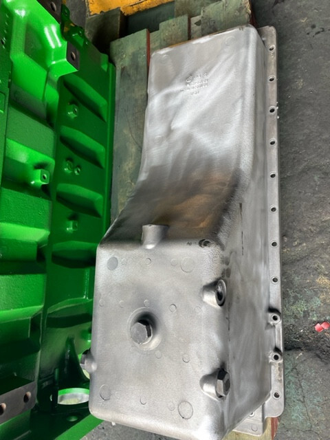 John Deere R519538 / R519542 miska olejowa - 9220 / 9300 / 9400 / 9430 / 9520 / 9630 / 7500 - Масляный поддон для Сельскохозяйственной техники: фото 2 John Deere R519538 / R519542 miska olejowa - 9220 / 9300 / 9400 / 9430 / 9520 / 9630 / 7500 - Масляный поддон для Сельскохозяйственной техники: фото 2